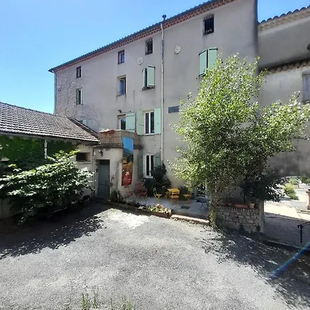 Le Prieure Bed & Breakfast *