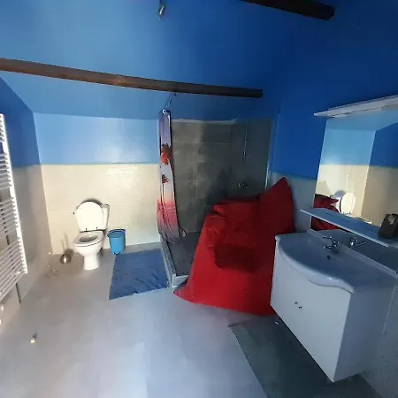 Le Prieure Bed & Breakfast *