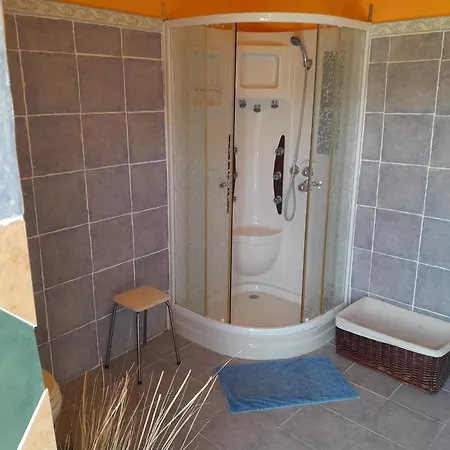 Le Prieure Bed & Breakfast *